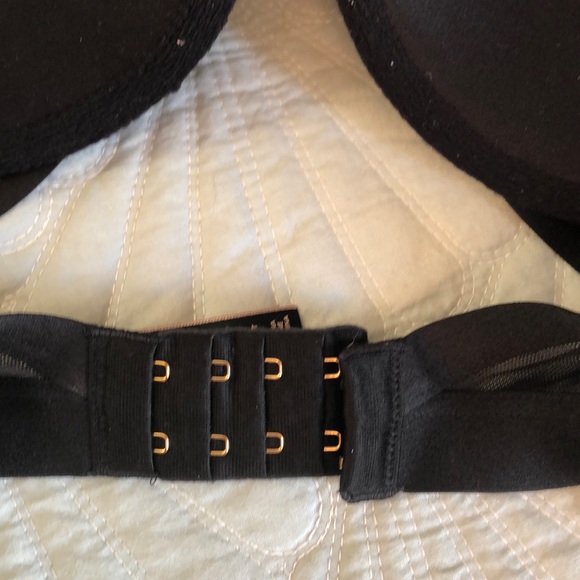 Victoria Secret Bra - Picture 6 of 7